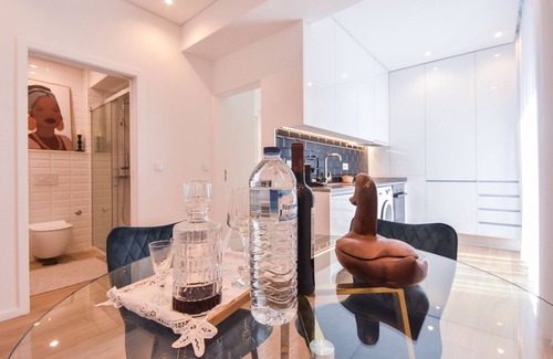 Campanha Apartment | Oporto Deluxe Retreat with Free Parking & Spacious Terrace