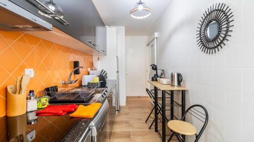 Lordelo do Ouro e Massarelos Apartment | Elegant Bessa Apartment: 4-Star Stay with Family Amenities
