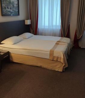 Petrovskoye Hotel | Pet-Friendly Optima Collection Kharkiv Hotel with Breakfast