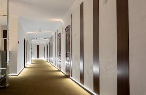 Maliyevtsy Hotel | Top-Rated Optima Collection Khmelnytskyi with Family Amenities
