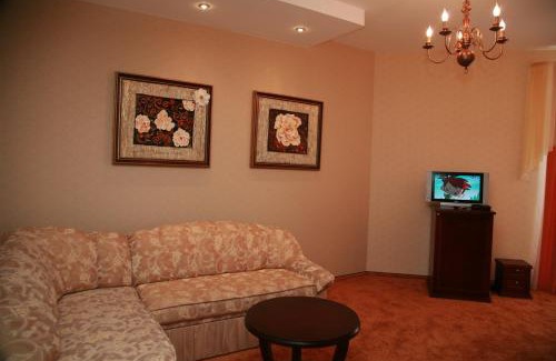 Kosuv Stary Hotel | Pet-Friendly Park Hotel Ivano-Frankivsk with Breakfast
