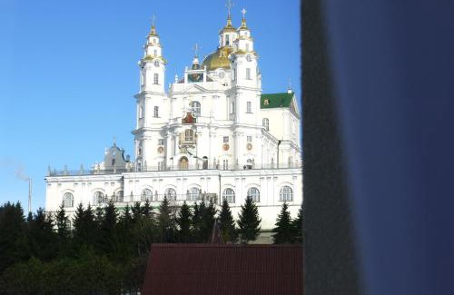 Pochaiv Hotel | Pet-Friendly Optima Pochayiv: Family-Approved Comfort