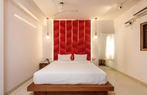 Vyalikaval HBCS Layout Apartment | Elegant 3BHK Retreat at Opulence by Jadecaps, Manyata Tech Park