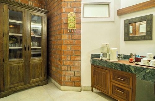 South West Villa | Opulent Antique 3br Villa in Gurugram