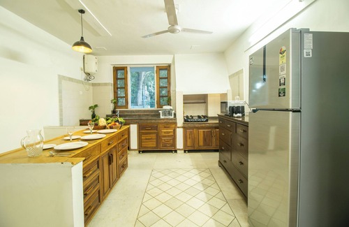 South West Villa | Opulent Antique 3br Villa in Gurugram