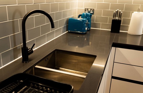 Whittington Apartment | OPULENT-HOMELY-RAF MUSEUM-FREE WI-FI-BRENTCROSS-WEMBLY