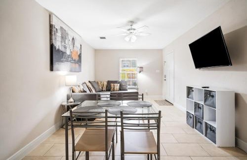 OST - South Union Apartment | Modern Pet-Friendly Apartment Near TX Med Center - 9.4/10