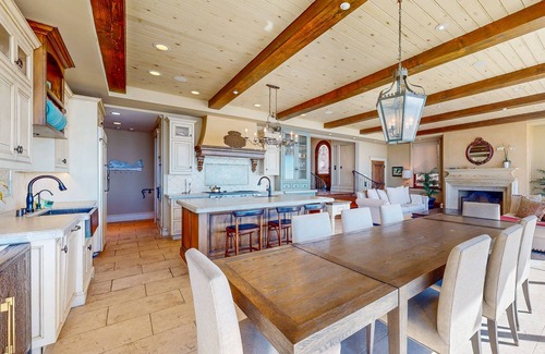 Mussel Shoals House | Oceanfront Retreat in Mussel Shoals with Rooftop Deck