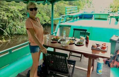 Kumai Boat Rental | Comfortable Stay at Orang Utan Houseboat 2 with Breakfast
