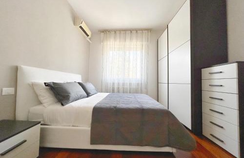 Zelarino Apartment | Orange apartment