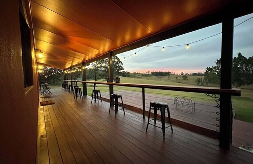 Lovedale Cottage | Cozy Orange Cottage in Lovedale: Family and Pet Friendly