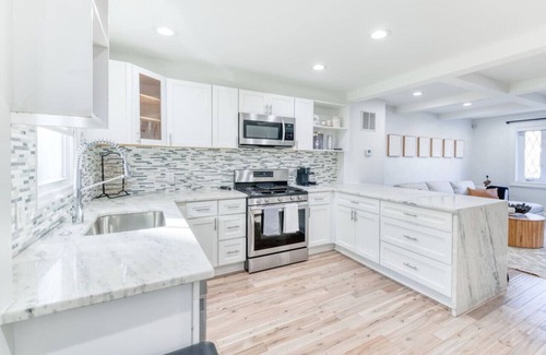 Anacostia House | Modern Design at Orange Door Abode with Spa & Pet-Friendly Perks