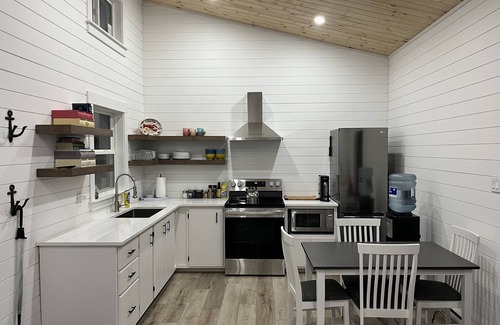 Twillingate Cottage | New Cottage in Iceberg Alley with Ocean Views & Kitchen