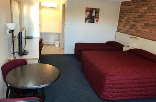 Orange East Hotel | Cozy Stays at Orange Motor Lodge with Family-Friendly Amenities