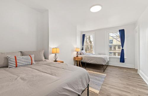 East Rock Apartment | Relaxing Orange Oasis Near Yale with Free Parking