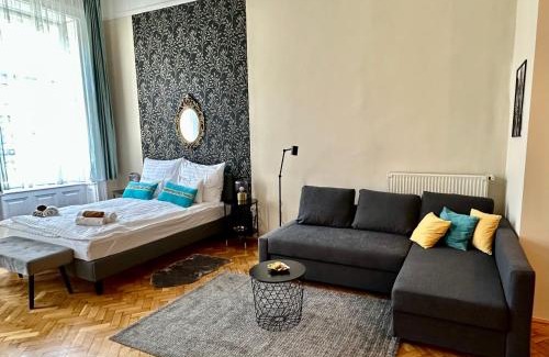 Inner City Budapest Apartment | Serene OrangeHomes Apartment Near Central Market Hall