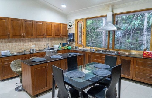 Nishat-Shalimar Hotel | Orania by Atsar: Family-Friendly Stay with Delicious Dining