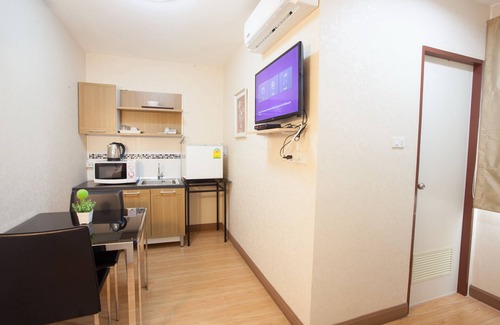 San Sai Apartment | Inviting Orawan Suites: Top-Rated Stay with Breakfast & Kitchen