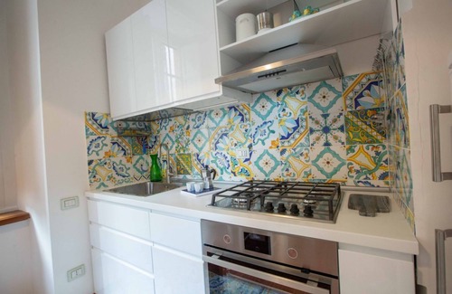 Mergellina Apartment | Orazio on the castle by Dimorra