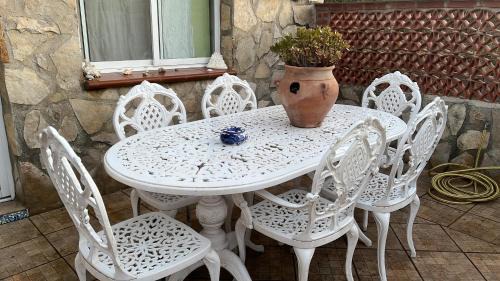Teulada Apartment | Oceanfront ORBETA: Pet-Friendly Retreat with Pool & Views