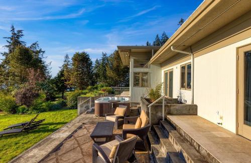 Greenbank House | Experience Spectacular Views at Orca Ridge by AvantStay