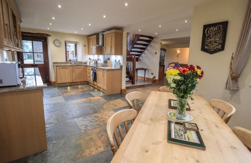 Fourstones Near Bentham Cottage | Inviting Orcaber Farm Barn: Pet-Friendly Retreat Awaits
