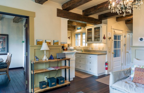 Eastsound Cottage | Explore Orcas Island: Crescent Beach Cottage Retreat