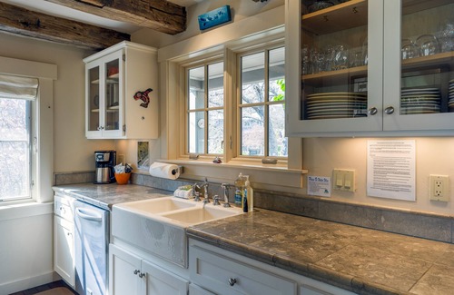 Eastsound Cottage | Explore Orcas Island: Crescent Beach Cottage Retreat