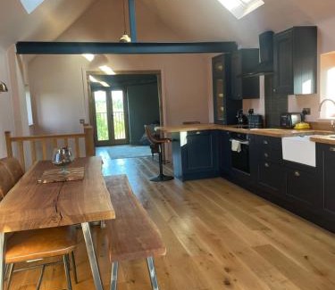 Pleasley House | Orchard Barn: Guest Rated 9.9, Pet & Child Friendly Escape