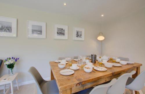Wighton House | Family-Friendly Getaway at Orchard Barn for Memorable Stays