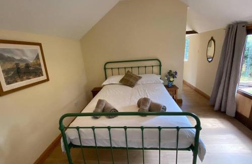 Ross-on-Wye House | Family-Friendly Orchard Cabin in Wye Valley, Herefordshire