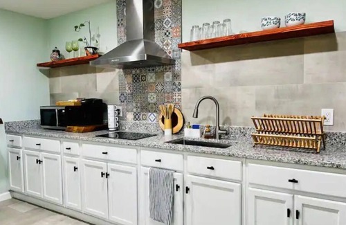 El Paso House | Relax in Orchard Casita with Spa and Breakfast Included