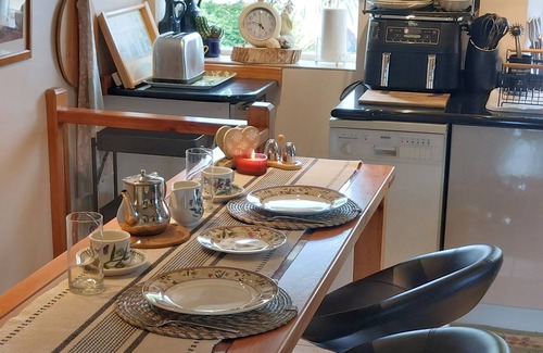 Newtownards Cottage | Romantic Orchard Cottage: Perfect Country Escape Awaits