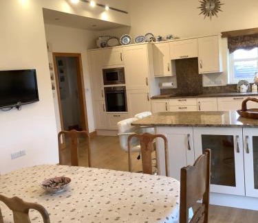 Castle Bytham House | Pet Friendly Orchard Cottage: Oceanfront Retreat in Stamford