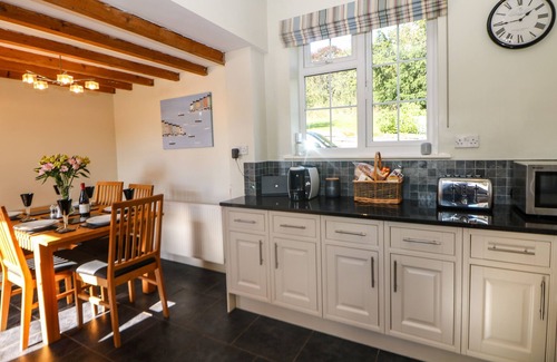 Calwich Cottage | Family-Friendly Orchard Cottage with Spa & Hot Tub in Calwich