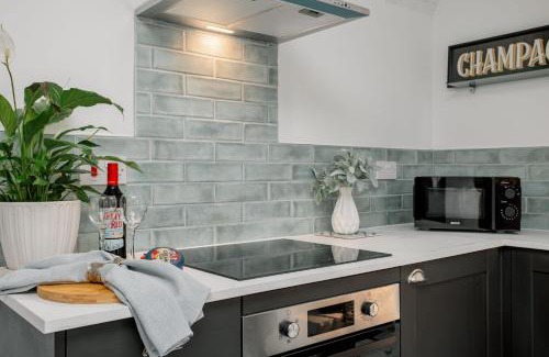 Furzebrook House | Pet-Friendly Orchard Cottage with Family Amenities Await