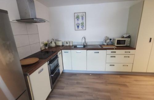 Blackwater House | Discover Orchard Cottage: Child-Friendly Retreat with 9.6/10
