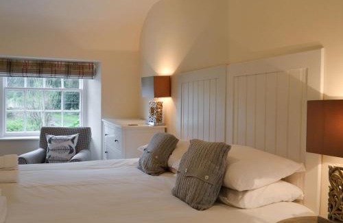 Newton Stewart House | Orchard Cottage: Family-Friendly Retreat with Pet Access