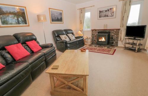 Boyton House | Discover Orchard End: Family-Friendly 4-Star Retreat