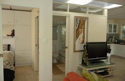 Old Reynella House | Orchard Garden Guest House: Rated 10/10 with Pool & Spa