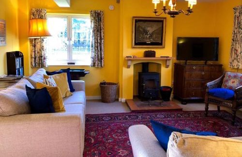 Hempstead House | Inviting Orchard House: 4-Star Stay with Pool & Pet Friendly