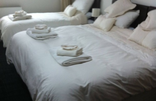 Royston Bed & Breakfast | Comfortable Orchard House: Family-Friendly with Breakfast