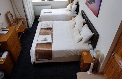 Royston Bed & Breakfast | Comfortable Orchard House: Family-Friendly with Breakfast