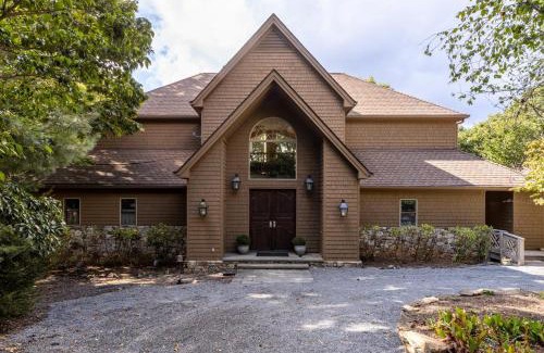 Nellysford House | Orchard House with Wintergreen Advantage