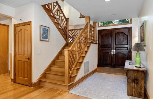 Nellysford House | Orchard House with Wintergreen Advantage