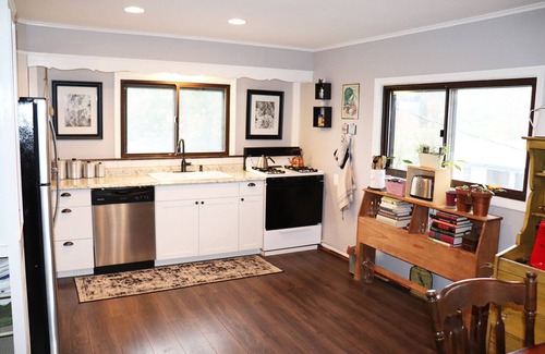 Marlboro Apartment | Guest Rated 9.8: Orchard Keeper's Private Apartment Retreat