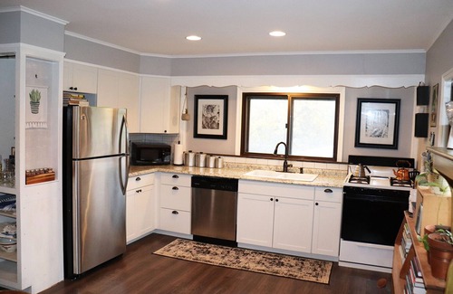 Marlboro Apartment | Guest Rated 9.8: Orchard Keeper's Private Apartment Retreat