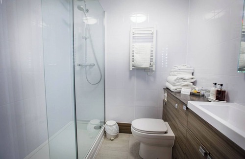 Folkton Hotel | 5-Star Orchard Lodge & Wolds Restaurant with Family-Friendly Amenities