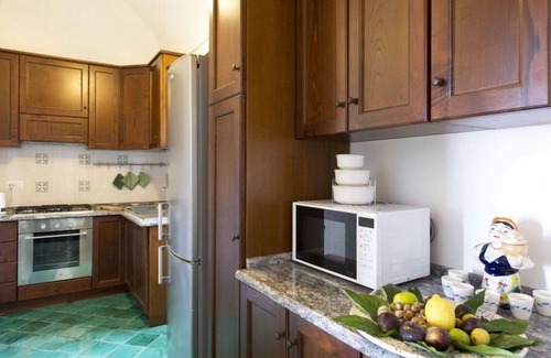 Amalfi Apartment | Ocean View Retreat at Orchard "Mamma Carmela" – 10/10 Rating