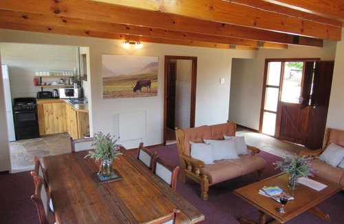 Cathkin Park Apartment | Orchard Manor Unit 2: Relax by the Pool, Enjoy Breakfast